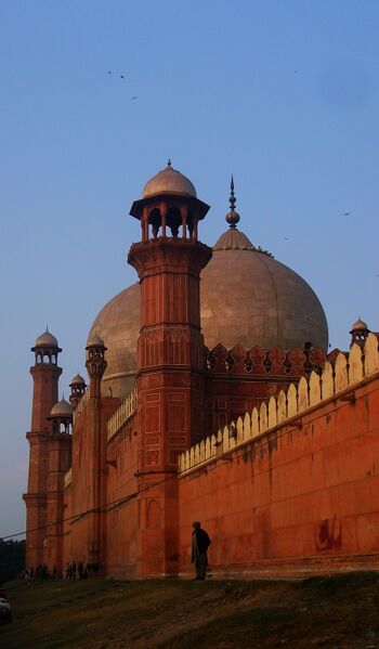 Файл:Badshahi Mosque (Lahore).jpg